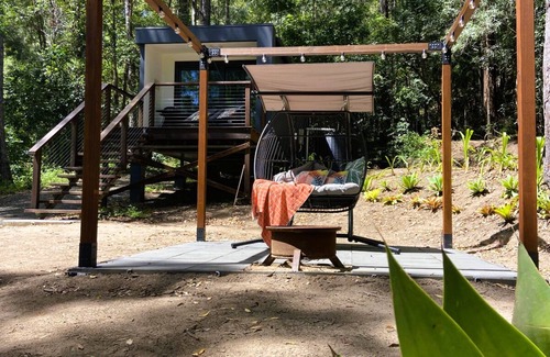 Boyland Cabin | Sunset Ridge - King Bed Cabin nestled at the base of Tamborine Mountain.