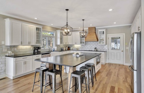 Seneca House | Sunset Ridge Lake Front Retreat