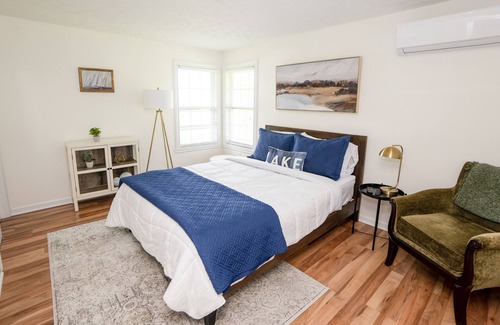 Geneva Cottage | Sunset seneca lake view, wine trail, lake view