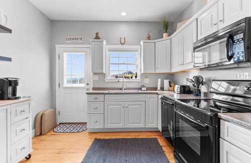Canonsburg House | Sunset Serenade in the Country