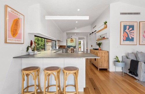 Ocean Grove Apartment | Sunset Shack - Sleeps 6 - Dog friendly!