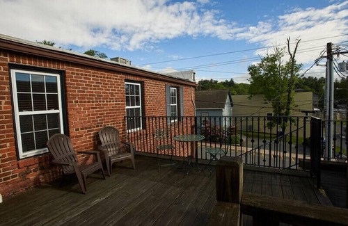 Blowing Rock House | Sunset Stroll 1BR/1BA Apartment on Sunset and Main St. by Blowing Rock