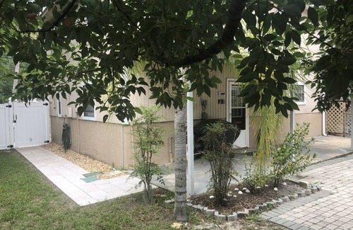 Tarpon Springs Apartment | SUNSET STUDIO - Beautifully appointed and .6 mi from beach - This is Paradise!