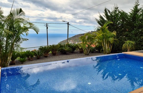 Arco da Calheta Apartment | Sunset Studio, a Home in Madeira