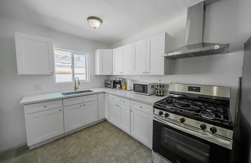 Hawthorne House | Sunset Vacation Home