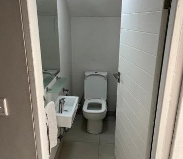 Rand Rifles Apartment | Sunset Valley #8