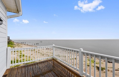 Ocean Springs House | Sunset View Beach House in Ocean Springs - Beachfront property