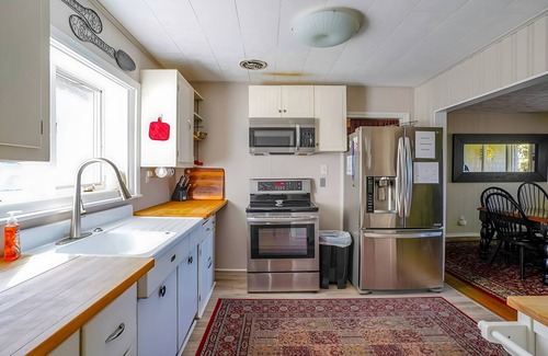 Swanton House | Sunset View: Lakefront Pet-Friendly + Hot Tub + Dock