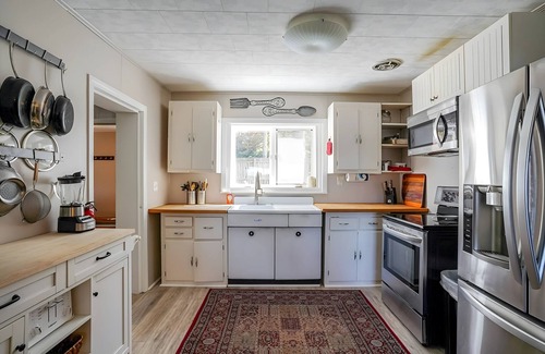 Swanton House | Sunset View: Lakefront Pet-Friendly + Hot Tub + Dock