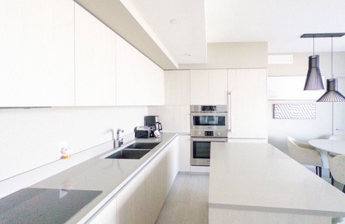 Hollywood South Central Beach Condo | SUNSET VIEWS|BEACH ACCESS|AMAZING AMENITIES