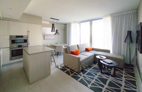 Hollywood South Central Beach Condo | SUNSET VIEWS|BEACH ACCESS|AMAZING AMENITIES