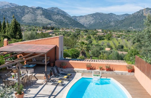 Moscari Ski Chalet | Sunset Villa Can Calco - villa with pool, 5 bedrooms each with air-conditioning and bathroom en-suite