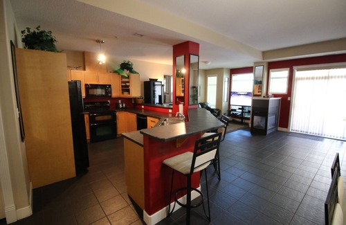 North End Condo | Sunset Waterfront Resort #0112 – 2Bed-2Bath Suite- 90 Day Min -