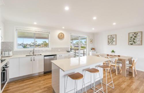 Yamba House | Sunset Waters - Waterfront with Pool