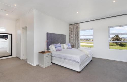 Cape Town Villa | Sunset Westchester Villa
