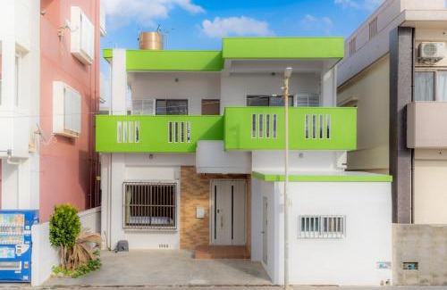 Kadena House | SUNSETCHURAー海が見える宿ーA relaxing moment