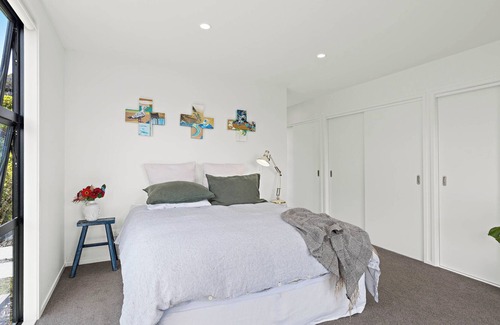 Mahurangi West House | Sunsets in the Spa at Ti Point - Your Beautiful, Modern, and Warm, City Escape