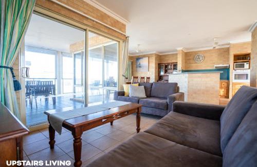 Kalbarri House | Sunsets on Murchison Top Only - Kalbarri WA