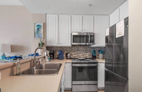 Thomas Drive Condo | Sunsets on the Gulf! 5 star host. Available dates for bookingn9/27-10/5