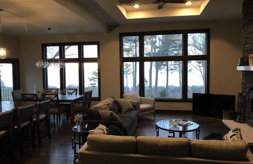 Sturgeon Bay House | SUNSETS ON THE BLUFF! WATERVIEW!