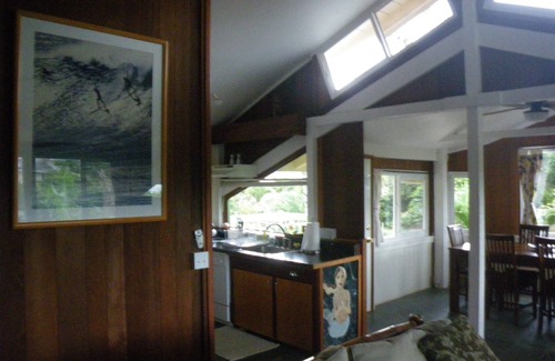 Pupukea House | SUNSETYARDS on Sunset Pt Open April 2026 for 30 days or more/3 guests