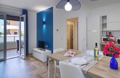 Quartu Sant'Elena Apartment | Sunshine apartment with WLAN, air conditioning and terrace; parking spaces available