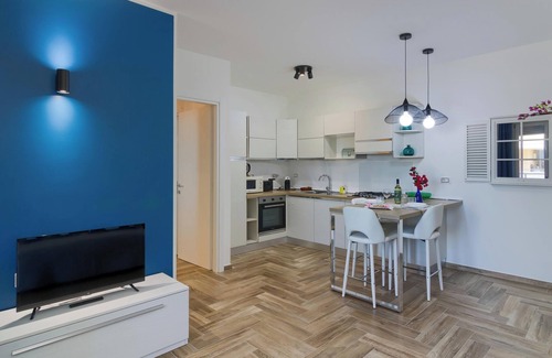 Quartu Sant'Elena Apartment | Sunshine apartment with WLAN, air conditioning and terrace; parking spaces available