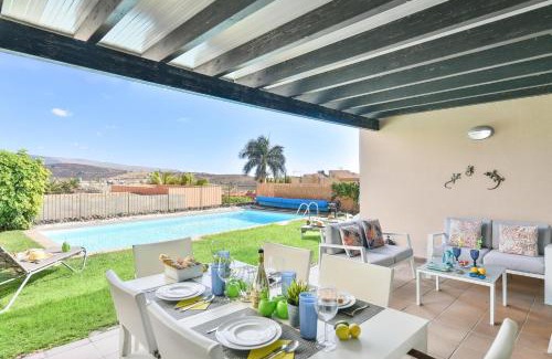 Salobre Villa | Sunshine by VillaGranCanaria