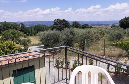 Cetona Apartment | Sunshine coast 46 apartment in the middle of the countryside