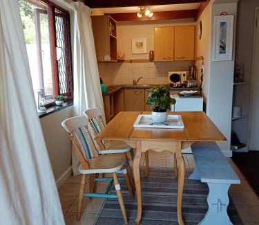 Fish Hoek Apartment | Sunshine Cottage