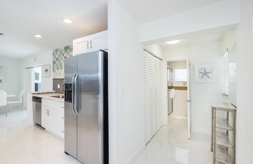 Dania Beach House | SUNSHINE DREAM HOUSE WITH HEATED POOL, NEAR BEACH, CLOSE TO SOUTH BEACH