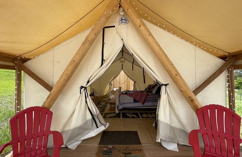 Monument RV Rental | “Sunshine” Glamping, Private Bath + Hot Tub