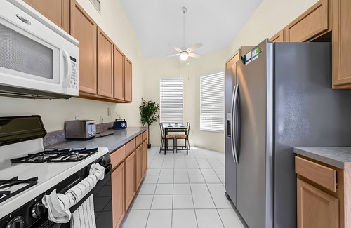 Bridgewater Crossing House | Sunshine Lovely 3 BR Pool Home Sleeps 6