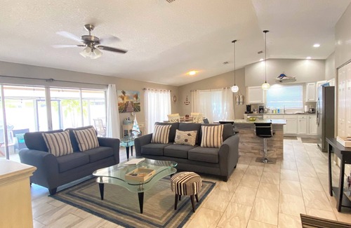 Bradenton House | Sunshine Oasis 2 With Heated Saltwater Pool Just Minutes to Gulf Beaches