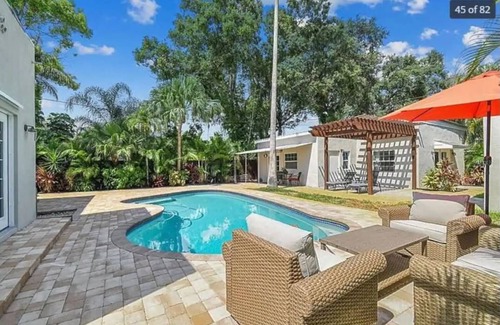 Clearwater House | Sunshine Oasis