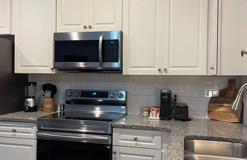 Saint Simons Island House | SUNSHINE ON PINE : Coastal Casual Cottage : Mid-Island : Family-Friendly