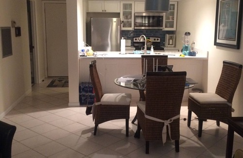 Stuart Condo | Sunshine & Palm Trees Overlooking The Water- Walk To The Beach!