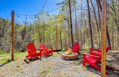 Sevierville Cabin | Sunshine Ridge, Hot Tub, Game Room, $685 FREE tickets each paid day