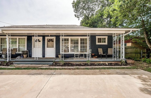 Granbury Condo | Sunshine Shack: Spacious 2-Bedroom Granbury Glow