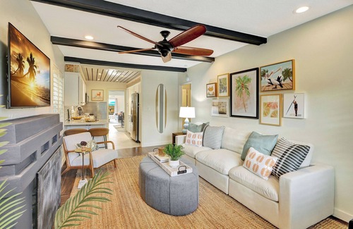 Victoria Park House | Sunshine Sippin' OasisnLuxury Design/Location/Heated Pool/Hot Tub/Putting Green