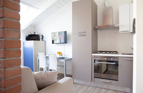 Simonetta Apartment | Sunshine Sunbeam