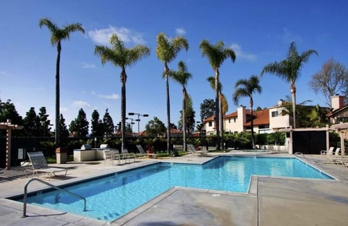 Carmel Valley House | Sunstream Townhome - 2 pools & hot tubs, BBQs, Tennis, Fitness Room, & Walkable