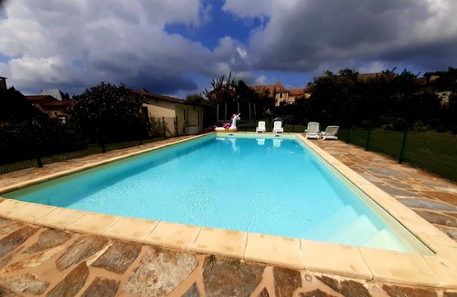 Saint-Martin-de-Fressengeas House | Superb character house with swimming pool & trampoline