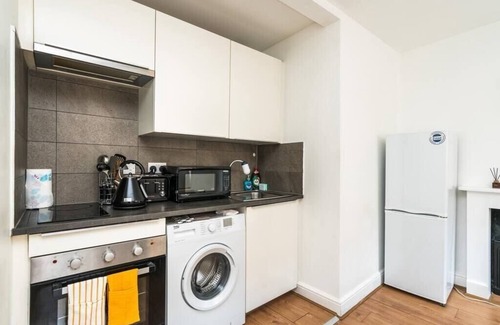 St. Pancras Condo | Super 1BD Flat minutes from Kings Cross Station!