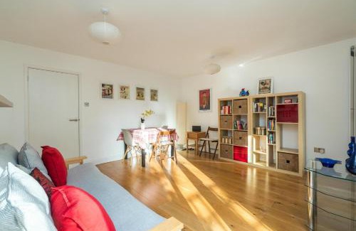 Holloway Apartment | Super 1BD Garden Flat Islington London