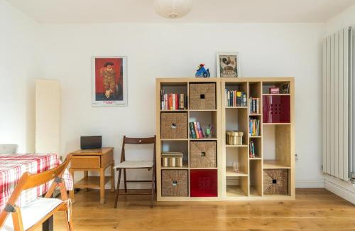 Holloway Apartment | Super 1BD Garden Flat Islington London