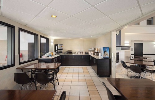 Sainte-Agathe-des-Monts Hotel | Super 8 by Wyndham Sainte Agathe Des Monts