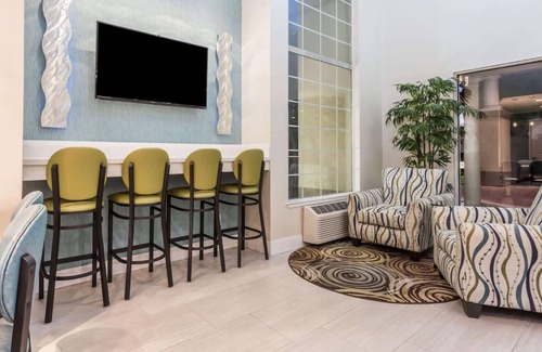 Shoreline West Hotel | Super 8 By Wyndham in Mountain View for Superbowl