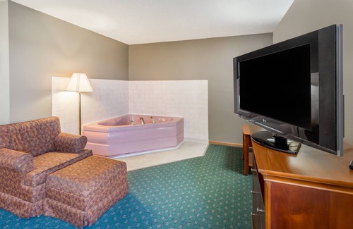 Anamosa Hotel | Super 8 by Wyndham Anamosa IA