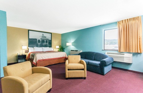 Bath Hotel | Super 8 by Wyndham Bath Hammondsport Area